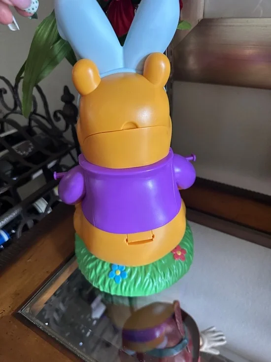 Winnie the Pooh Easter Disney parks 2026 popcorn bucket NWT - Picture 4 of 5